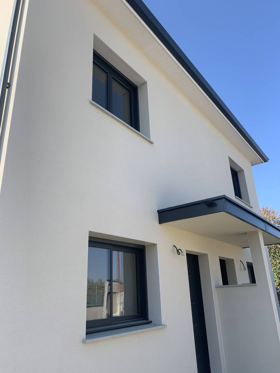 Façade en cours à Frouzins