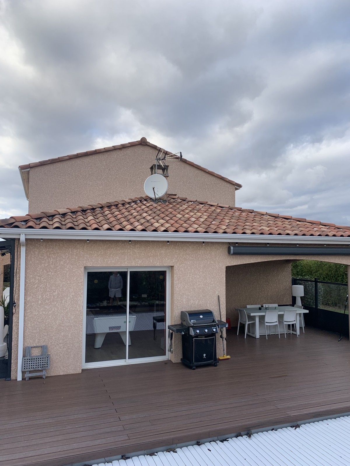 Toitures et façades rénovées Ayguesvives