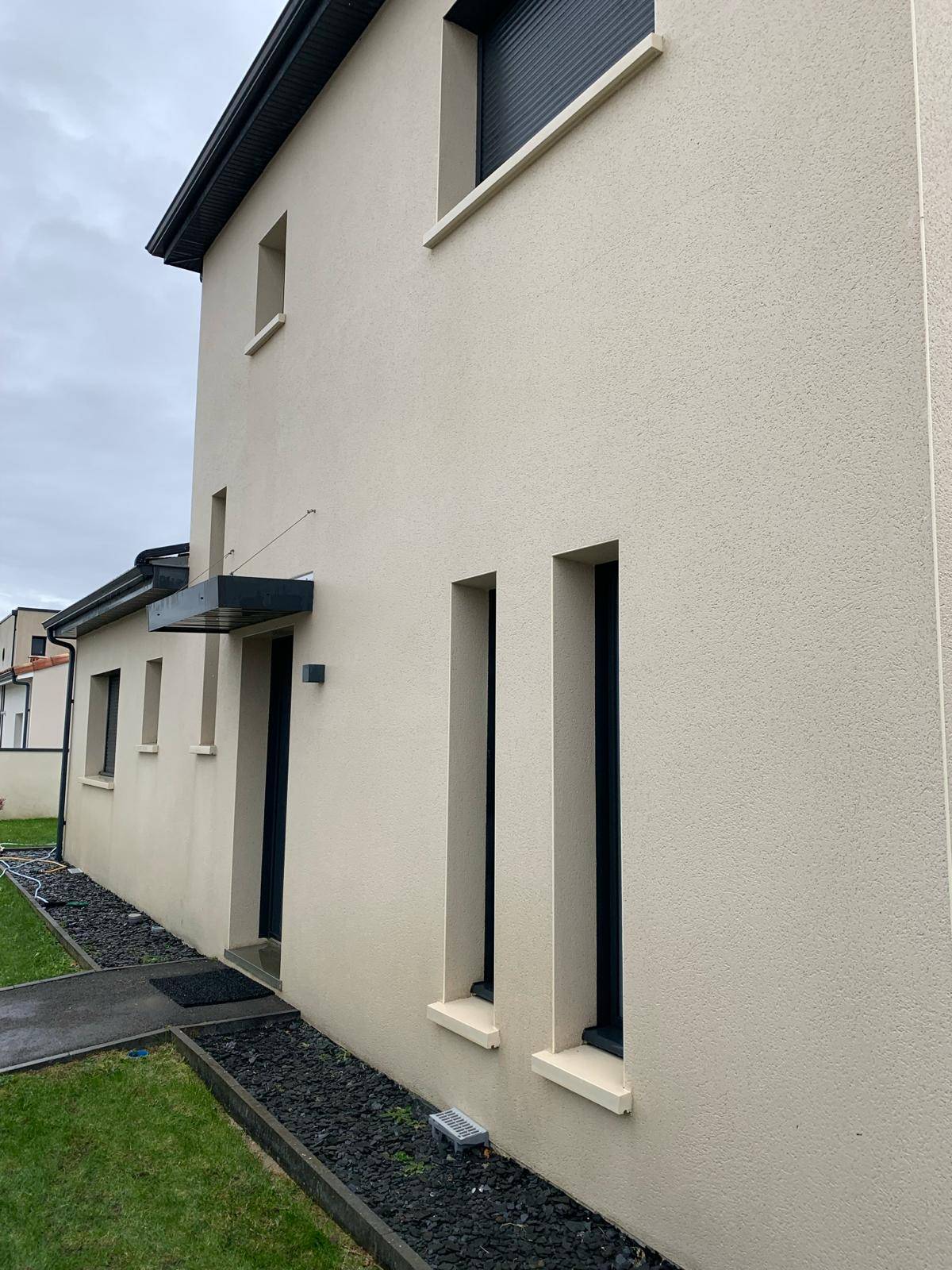 Façade rénovée Toulouse protection hydrofuge